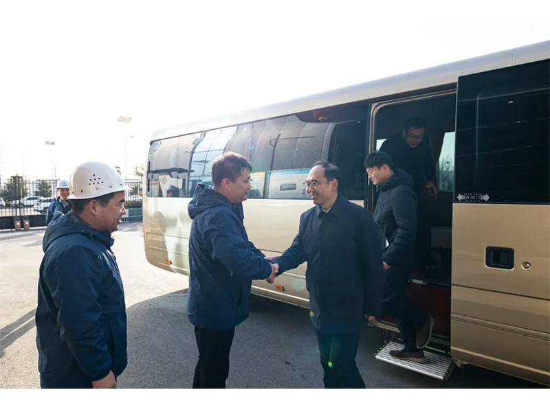 新鄉(xiāng)市委常委、衛(wèi)輝市委書(shū)記崔紅建一行蒞臨卓一牧業(yè)調(diào)研指導(dǎo)！