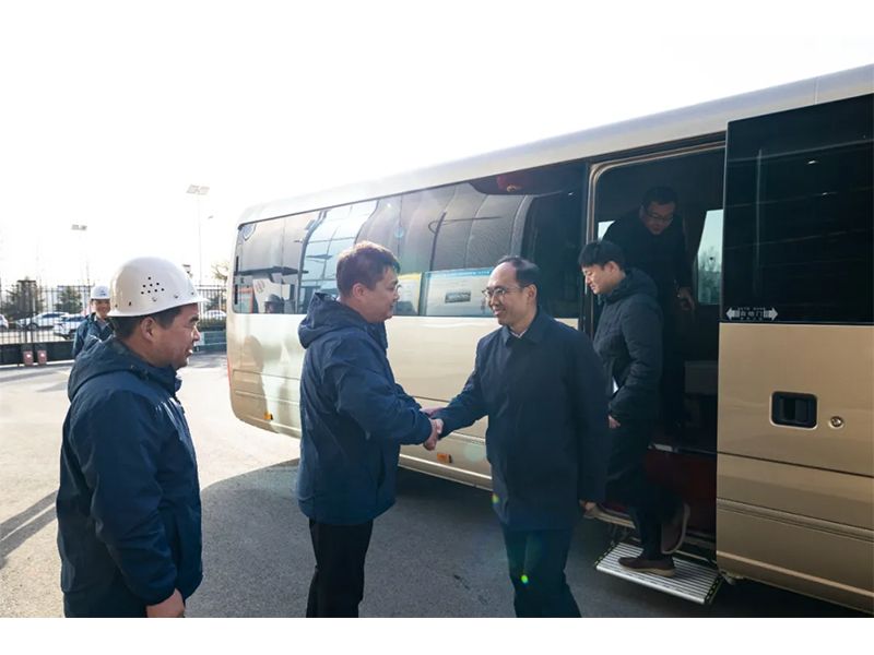 新鄉(xiāng)市委常委、衛(wèi)輝市委書(shū)記崔紅建一行蒞臨卓一牧業(yè)調(diào)研指導(dǎo)！